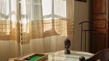 Magnolia | Iron/ironing board, free WiFi