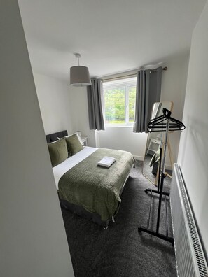 4 soveværelser, skrivebord, strygejern/strygebræt, weekendseng