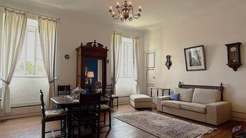 Suite Luxe, non-fumeurs, animaux de compagnie interdits (Suite Grand Madiran) | Coin séjour