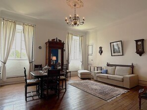 Luxury Suite, Non Smoking, Pets not allowed (Suite Grand Madiran) | Living area
