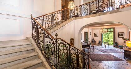 Le ChĂąteau D'Estrac