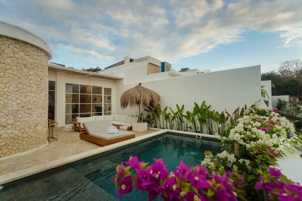Pool - Charming 3-bedroom villa with private sauna room (Bali)