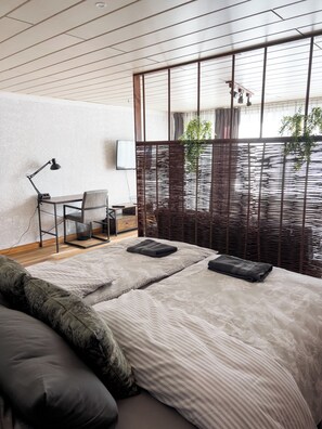 1 quarto, escrivaninha, Wi-Fi de cortesia, roupa de cama