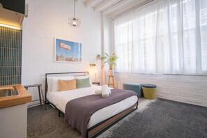 Studio (NDA044-4(N)) | Individually decorated, individually furnished - Kozyguru | Chic Studios | Oasis In The Heart Of Darlinghurst (Darlinghurst)