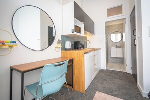 Studio (NDA044-3(N)) | Living area - Kozyguru | Chic Studios | Oasis In The Heart Of Darlinghurst (Darlinghurst)