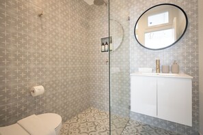 Studio (NDA044-3(N)) | Badezimmer | Dusche