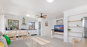 House, 3 Bedrooms (NTH003-2A) | Living area
