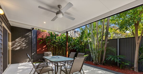 House, 1 Bedroom (QSH050-1) | Terrace/patio - Kozyguru | Spring Hill | Apartments (Spring Hill)