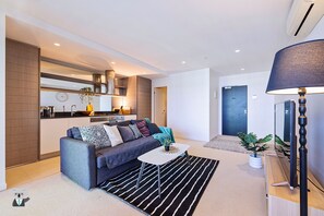 Apartment, 1 Bedroom (VAB813C) | Living area - Kozyguru | Abbotsford | Apartments (Abbotsford)