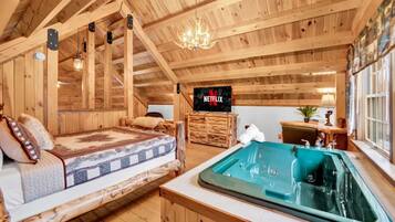 2 bedrooms, desk, iron/ironing board, free WiFi