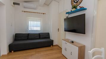 Leilighet – basic, bakgårdsutsikt | Gateutsikt