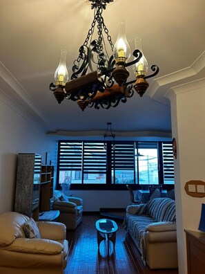 Apartment, 3 Schlafzimmer, Meerblick | Wohnzimmer