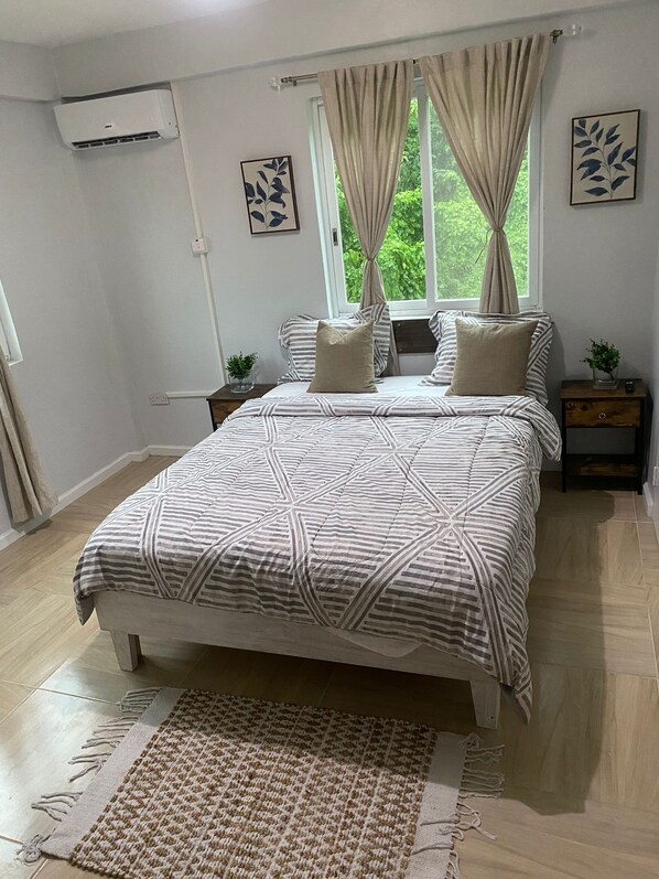 2 bedrooms, iron/ironing board, WiFi, bed sheets