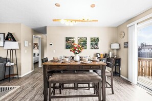 Dining - The Gathering House (Superior)