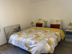 1 室のベッドルーム、アイロン / アイロン台、WiFi、ベッドシーツ