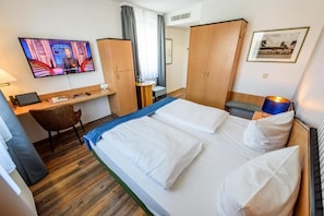 Laptop workspace, blackout drapes, iron/ironing board, free WiFi - Hotel-Residenz-Leipzig (Leipzig)