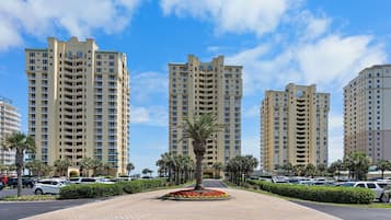 Bagian depan properti