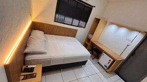 Premium Double Room, Non Smoking, Ensuite | Free WiFi, bed sheets