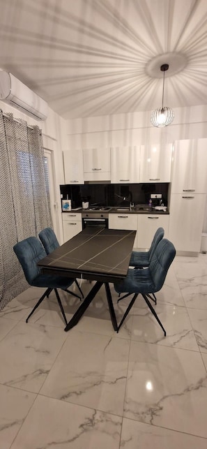 Dining - Madonna 1 (Zadar)