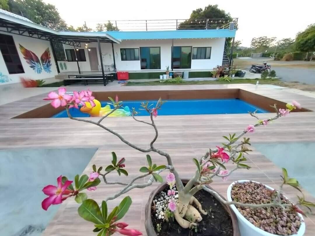 Family Villa, 3 Bedrooms, Private Pool, Pool View | Shared kitchen | Electric kettle