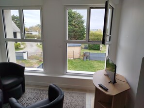 Interior - 400 meters from the beach apartment 1st floor of a private house (DAMGAN)