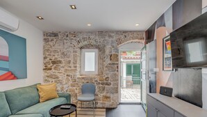 Apartment, 2 Schlafzimmer | Wohnbereich