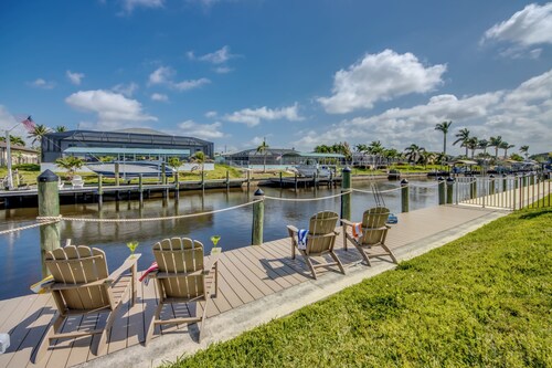 Villa 12  Spacious Beatiful Lanai, Pool, Bikes, Gulf Access.