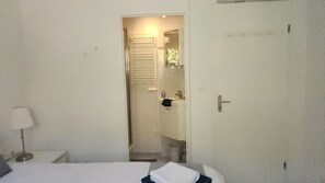 3 bedrooms, iron/ironing board, travel crib, free WiFi