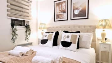 2 bedrooms, iron/ironing board, free WiFi, bed sheets