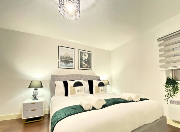 2 bedrooms, iron/ironing board, free WiFi, bed sheets