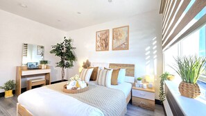 3 bedrooms, iron/ironing board, free WiFi, bed sheets - The Cozy Chapter - Spacious Apartment Near Manchester City Centre & Old Trafford (Manchester)