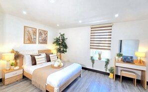 3 bedrooms, iron/ironing board, free WiFi, bed sheets