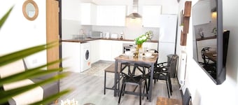 The Cozy Chapter - Spacious Apartment Near Manchester City Centre & Old Trafford
