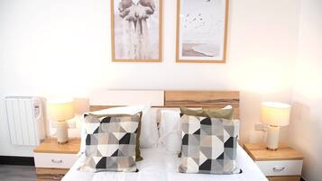 2 bedrooms, iron/ironing board, free WiFi, bed sheets