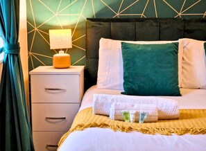 4 bedrooms, iron/ironing board, free WiFi, bed sheets