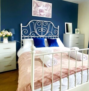 4 bedrooms, iron/ironing board, free WiFi, bed sheets