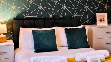 4 bedrooms, iron/ironing board, free WiFi, bed sheets