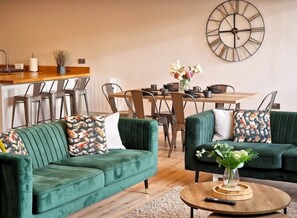 Dining - The Academy House by Bevolve (Shrewsbury)