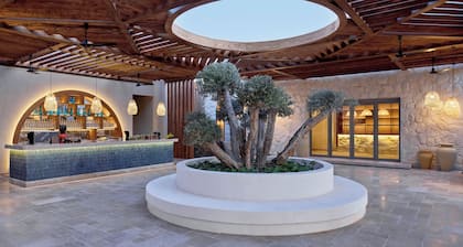 JAZ Almaza BLU, Almaza Bay