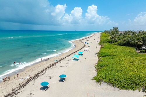 Juno Beach Seaside Escape I Steps from the Ocean!