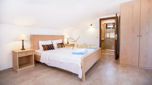 3 bedrooms, iron/ironing board, WiFi, bed sheets - Located on Kalkan's Kalamar road, with a capacity of six people. (Antalya)