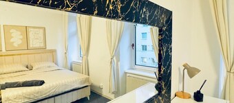 Spacious 7BR Apartment Prime Location