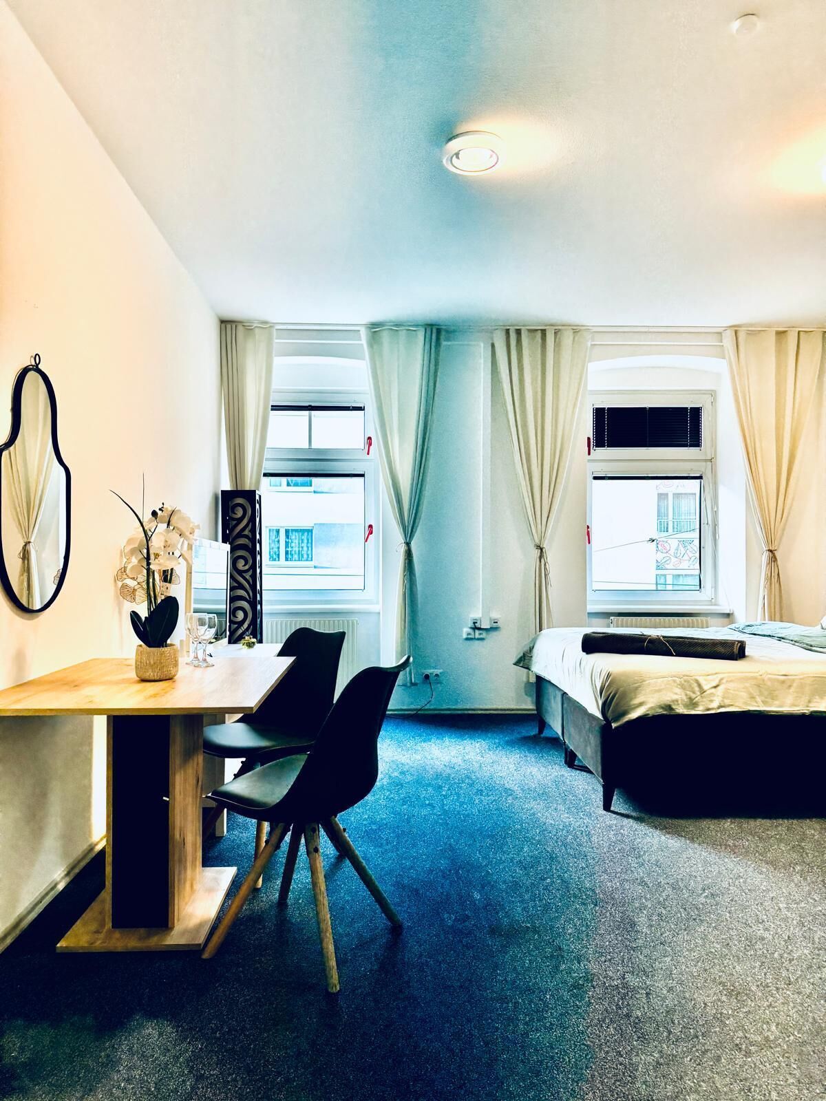 Eenvoudige kamer | Een strijkplank/strijkijzer, gratis wifi