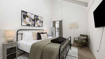 2 chambres, lit de bébé portatif, Wi-Fi, literie fournie