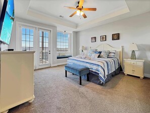 2 bedrooms, desk, iron/ironing board, travel cot - L-2 Four mins to SDC stunning views clean and cozy (Branson)