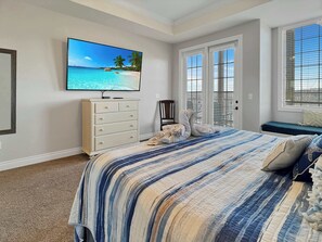 2 Schlafzimmer, Schreibtisch, Bügeleisen/Bügelbrett, Reisekinderbett