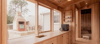 'Engineers Hut 1823' in Historic Richmond