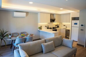 Premium bedding, soundproofing, free WiFi, bed sheets - Lara Breeze Kundu Kanyon (Antalya)