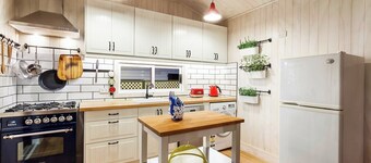 Miss Sunshine Boutique Accommodation Mount Martha
Pool, Pet & Kid Friendly