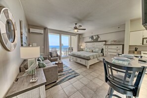 1 bedroom, iron/ironing board, WiFi, bed sheets - Shores of Panama 605~Studio (Panama City Beach)